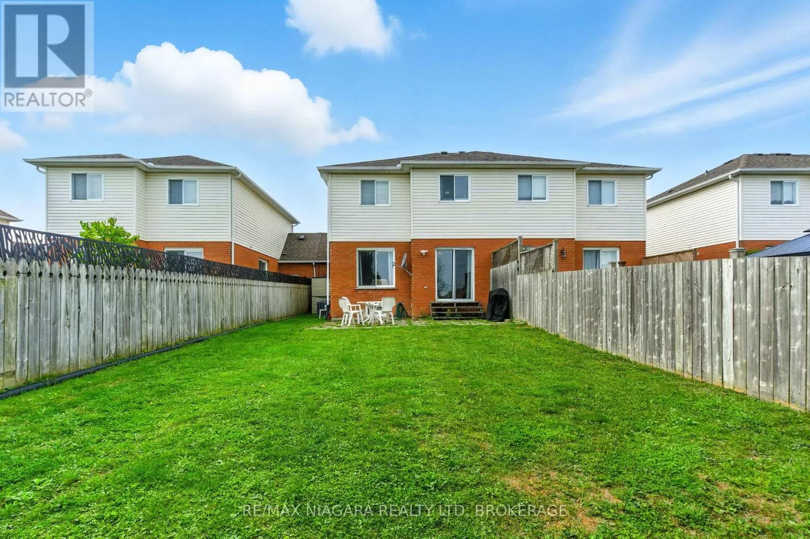 127 DEVINE CRESCENT