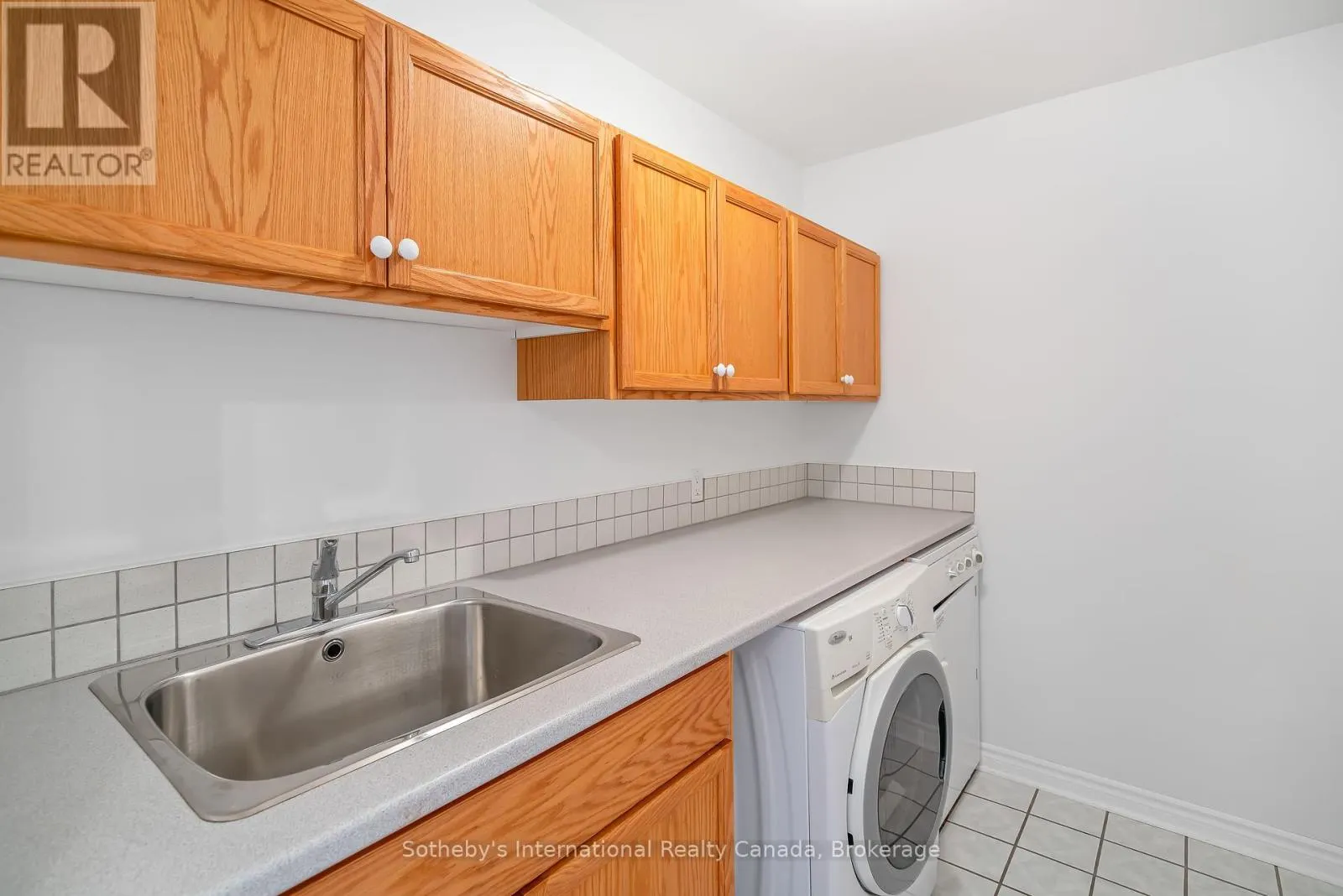 3121 GLENBROOK DRIVE