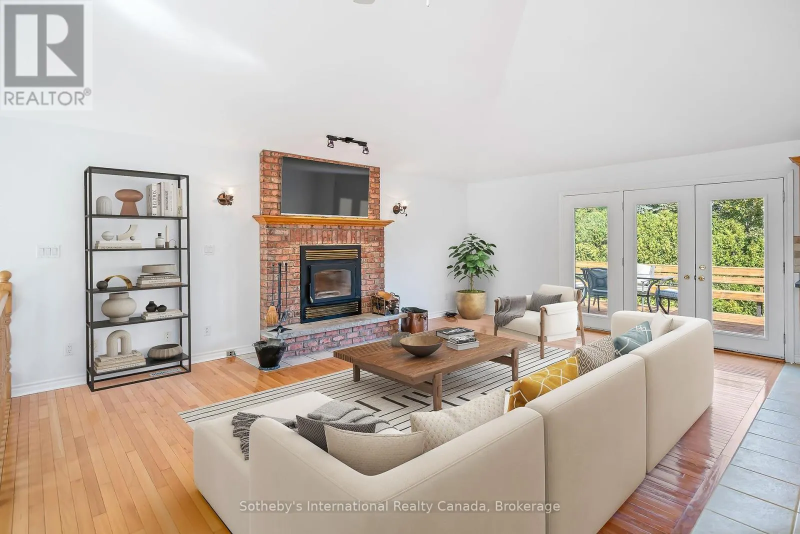 3121 GLENBROOK DRIVE