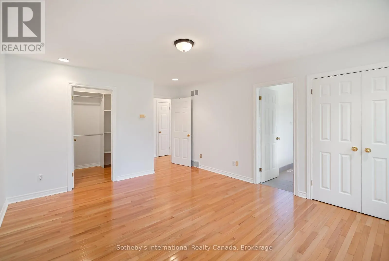 3121 GLENBROOK DRIVE