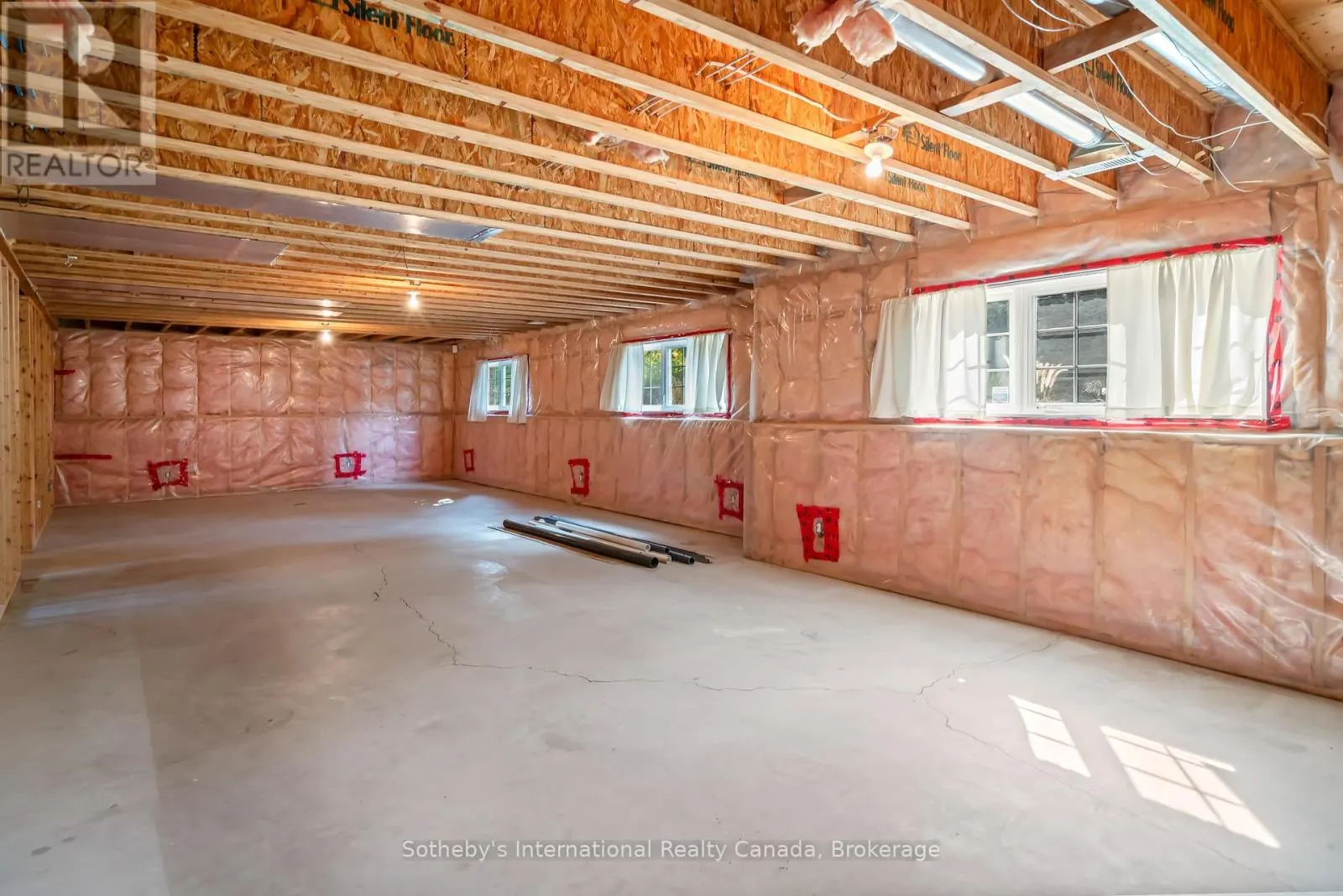 3121 GLENBROOK DRIVE