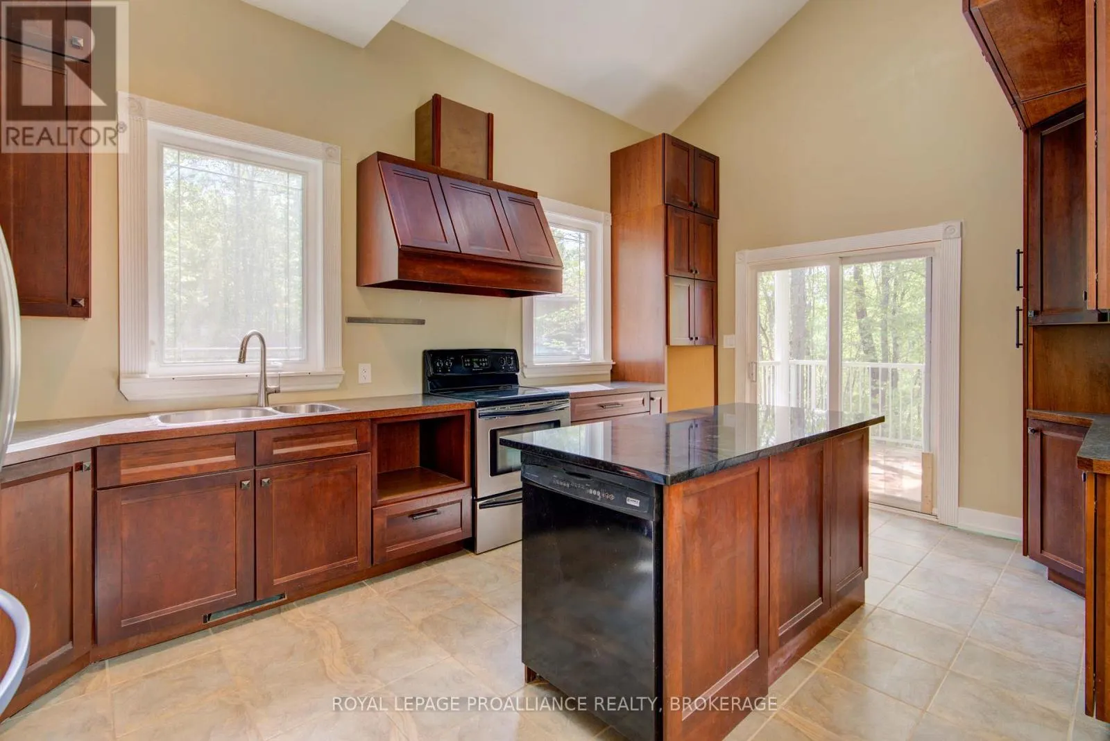 124 GRANITE HILLS