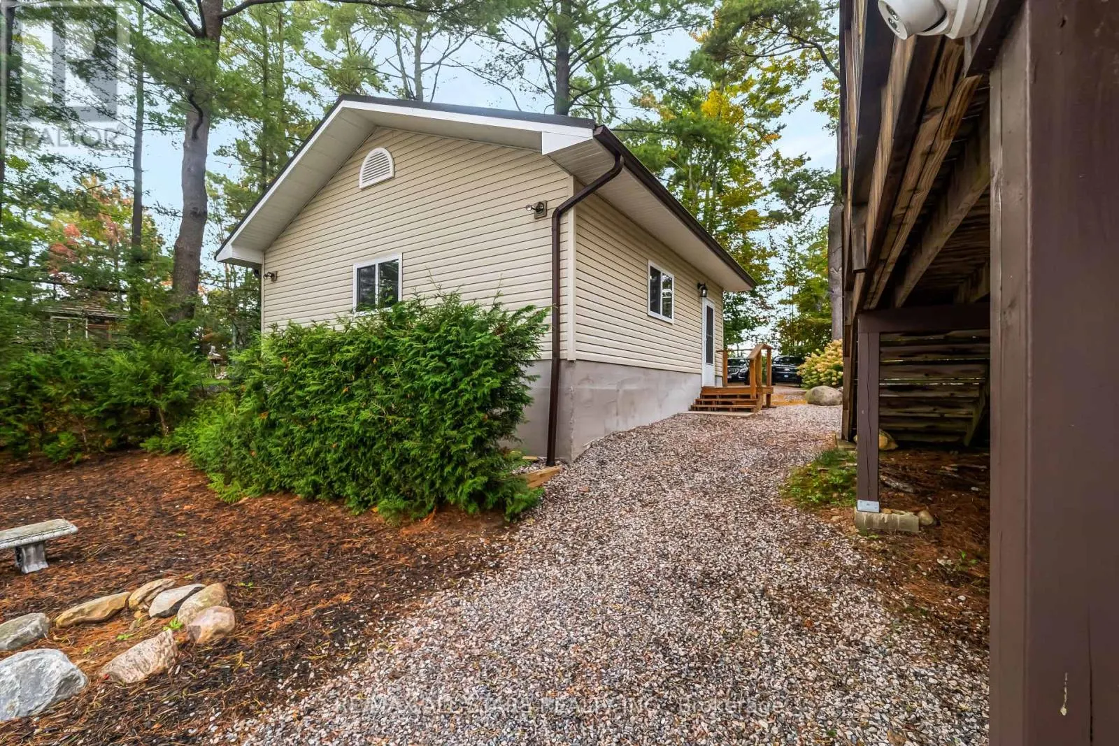 COTTAGE #9 - 1006 YOUNGS ROAD, #Cottage #9