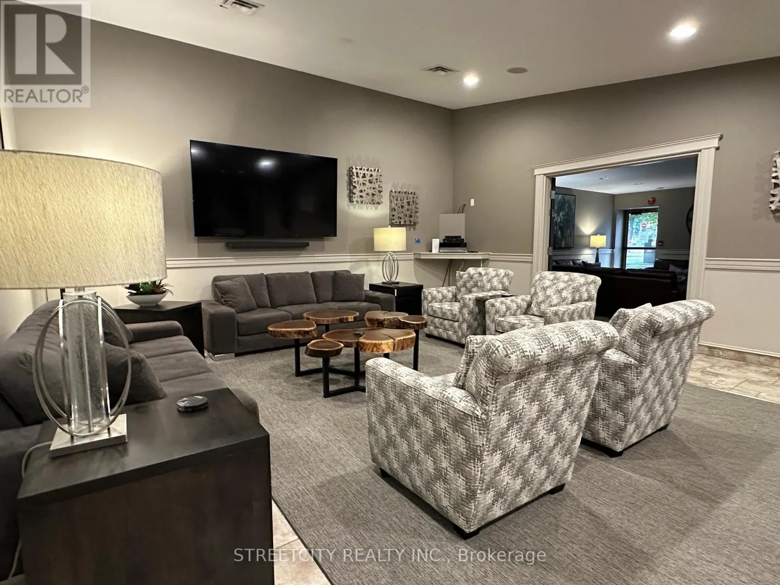 903 - 250 PALL MALL STREET, #903