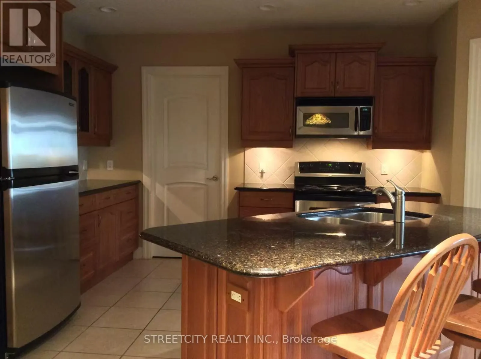 903 - 250 PALL MALL STREET, #903