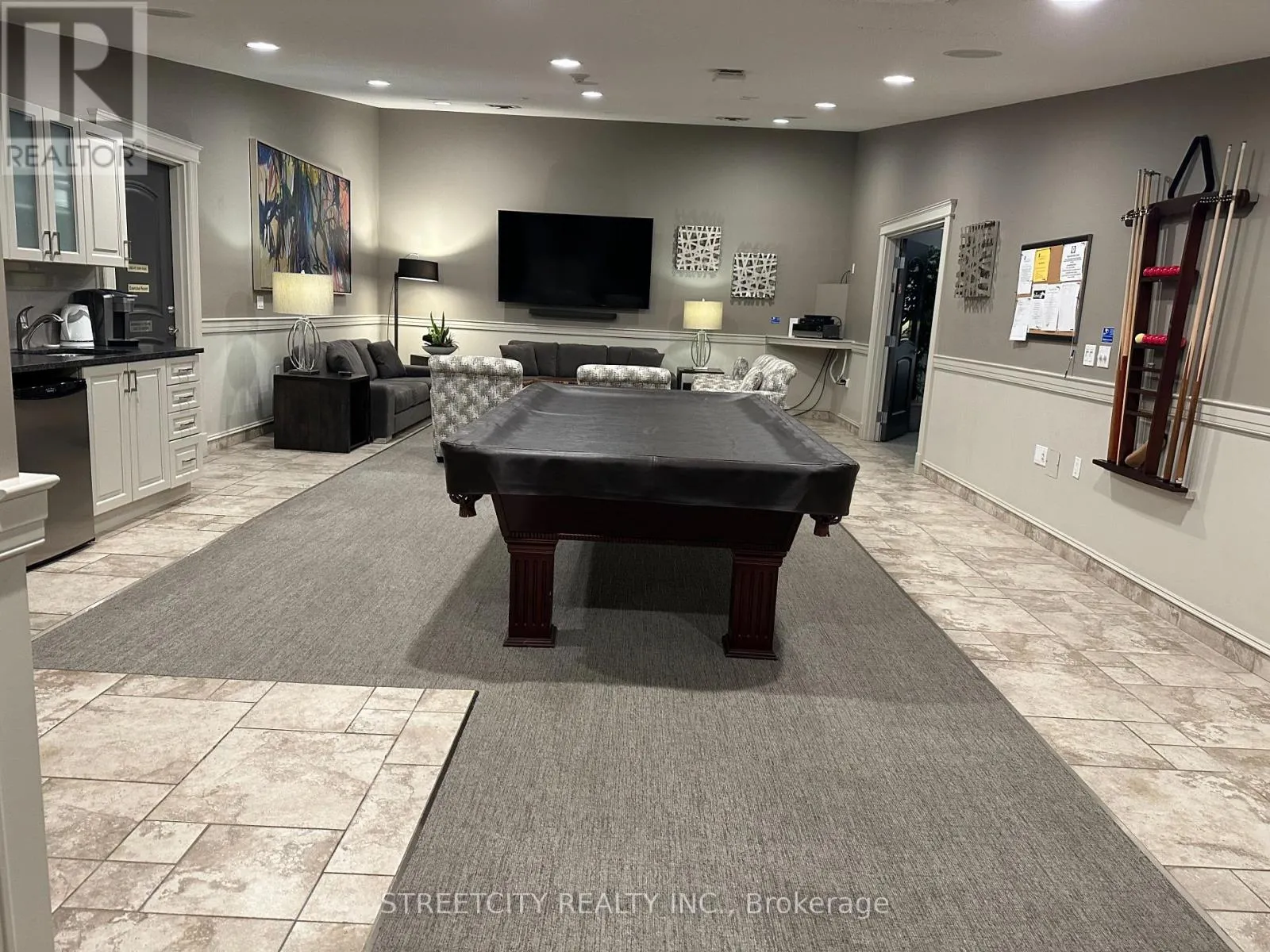 903 - 250 PALL MALL STREET, #903