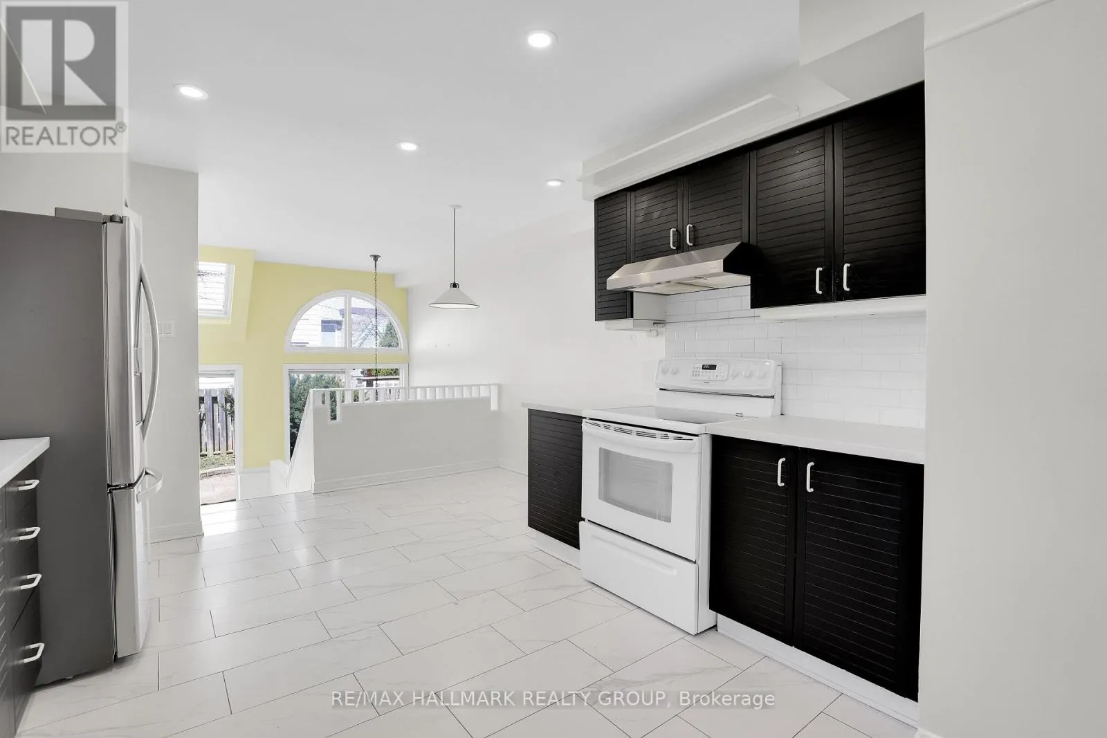 303 SHERWOOD DRIVE