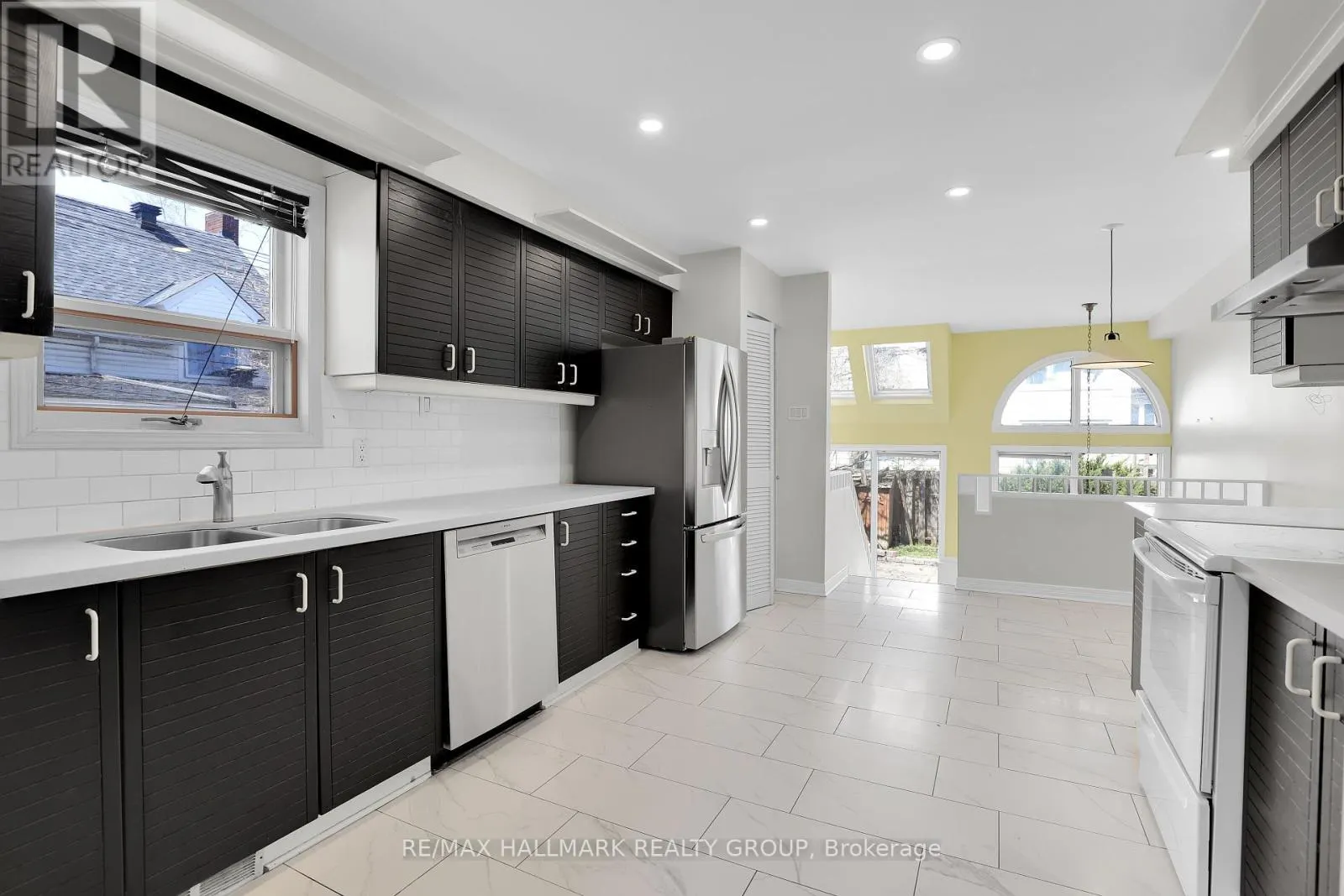 303 SHERWOOD DRIVE