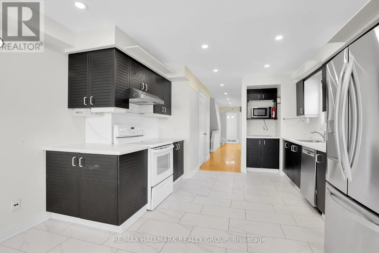 303 SHERWOOD DRIVE