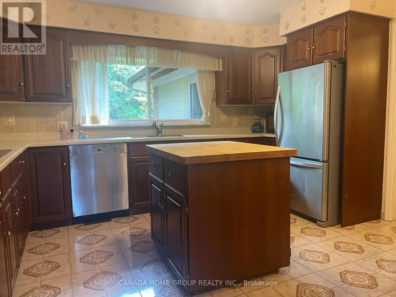 37 BARTLETT AVENUE