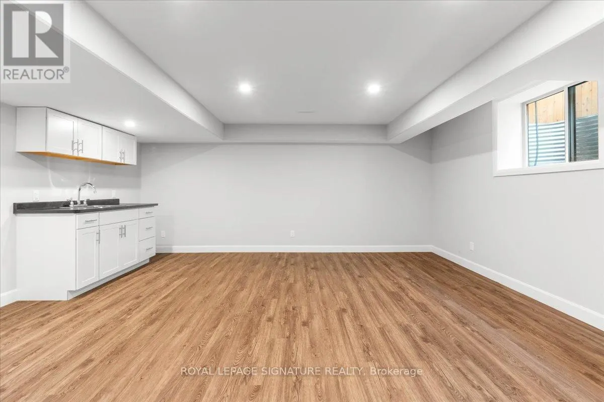 12 HUMMINGBIRD DRIVE