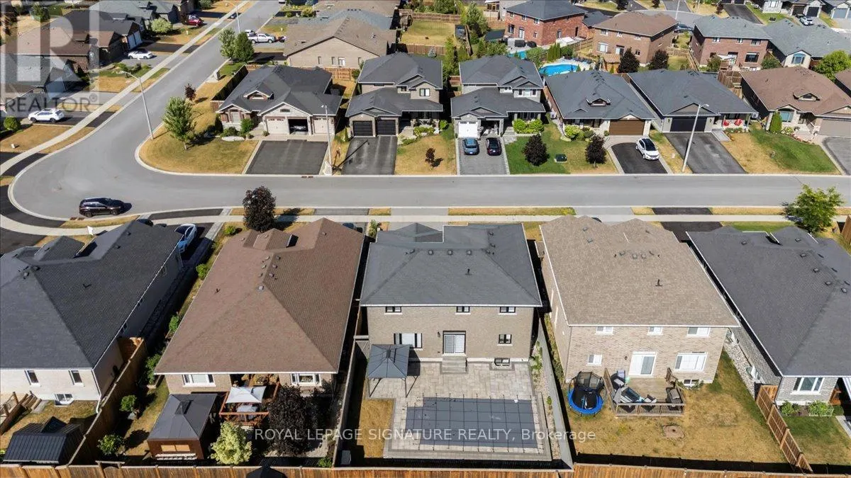 12 HUMMINGBIRD DRIVE
