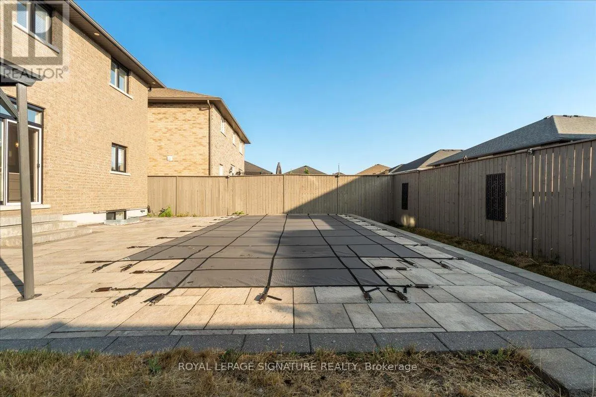 12 HUMMINGBIRD DRIVE