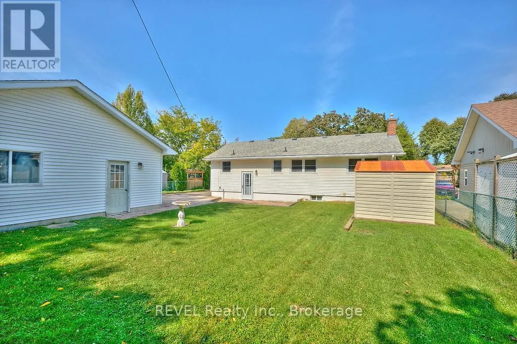 8 HARBOUR ROAD