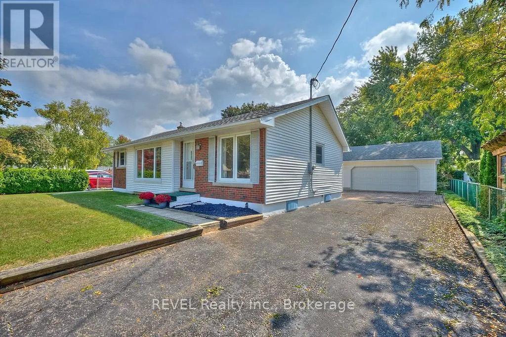 8 HARBOUR ROAD