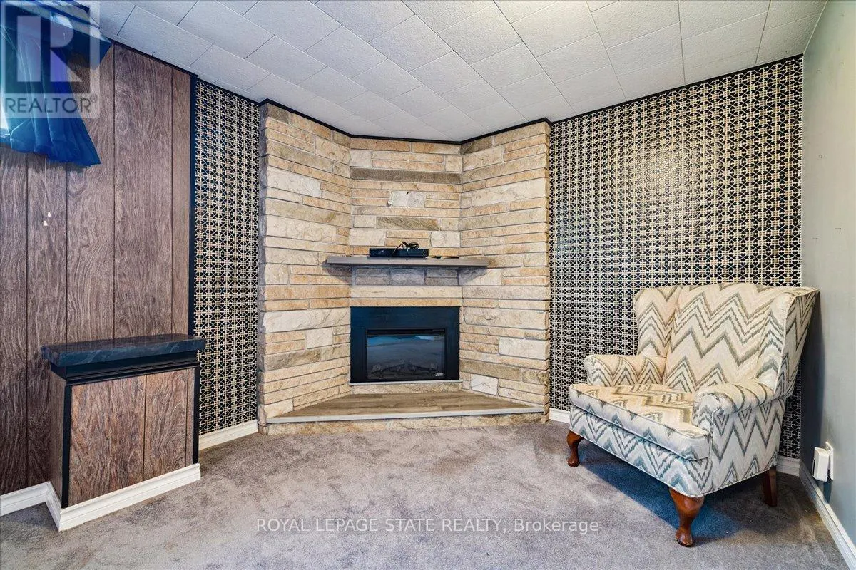 15 PURDY CRESCENT