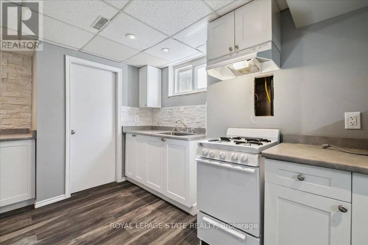 15 PURDY CRESCENT