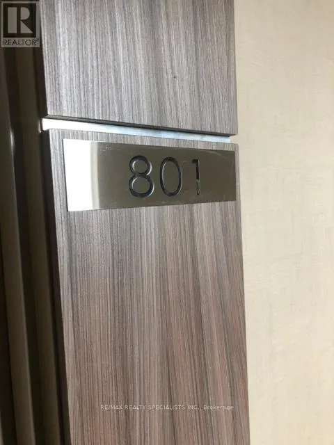 801 - 560 NORTH SERVICE ROAD