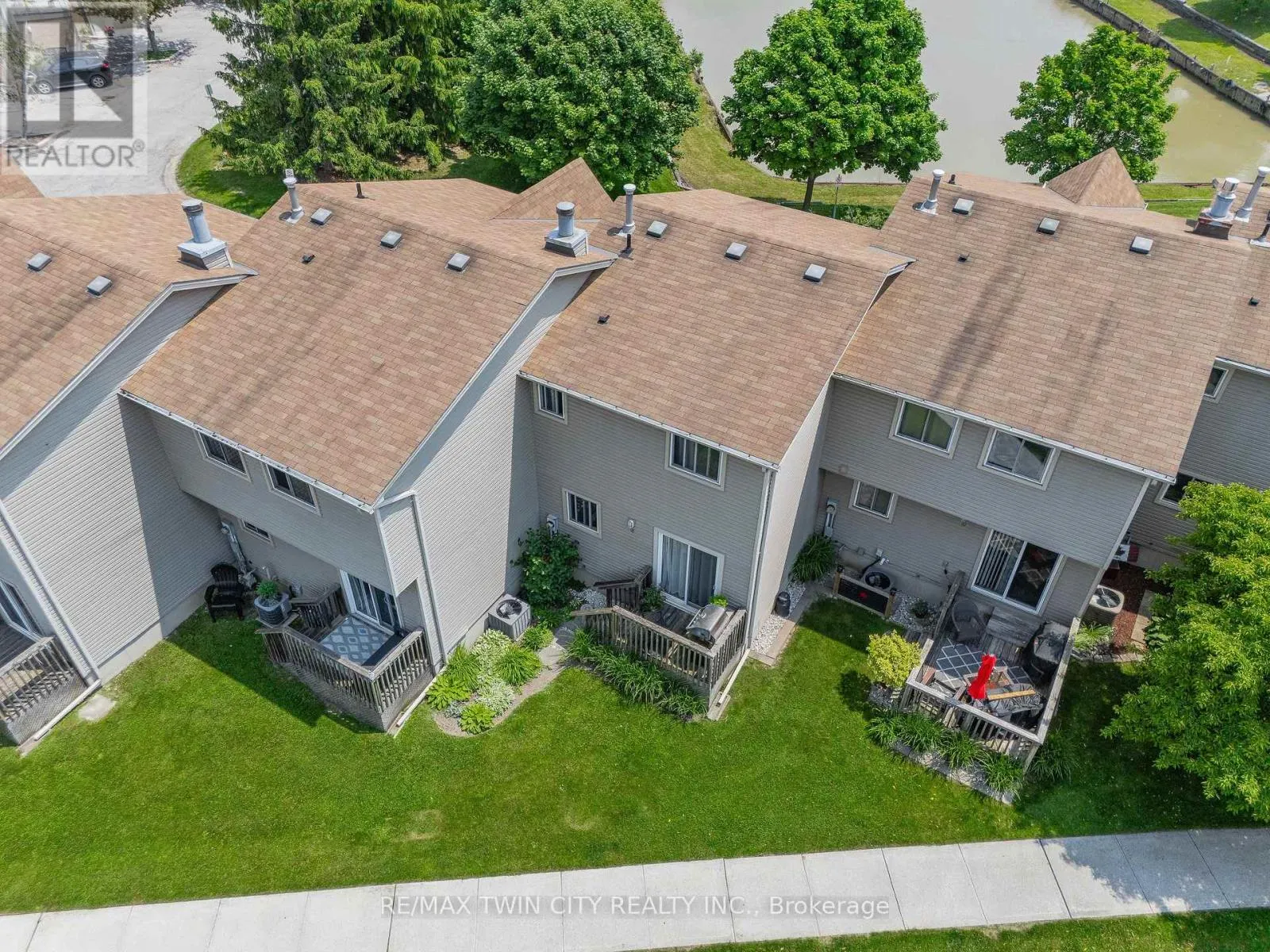 18 - 301 CARLOW ROAD