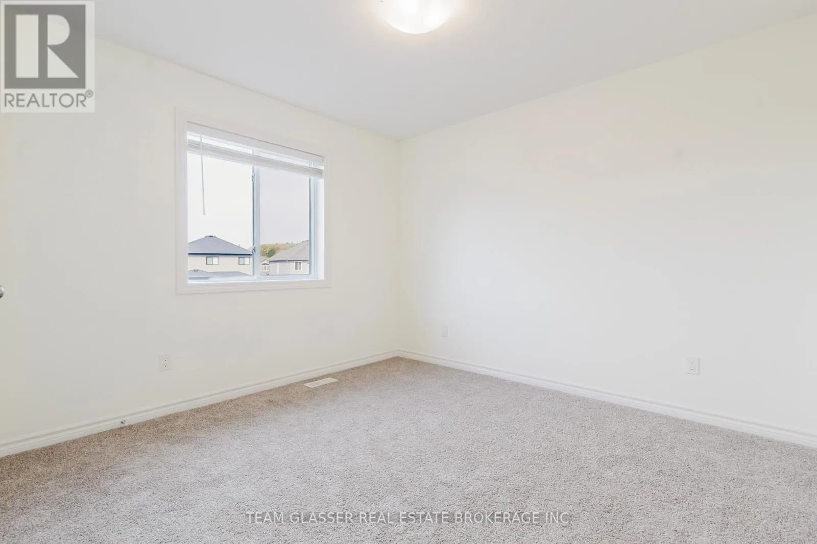 1261 SANDBAR STREET