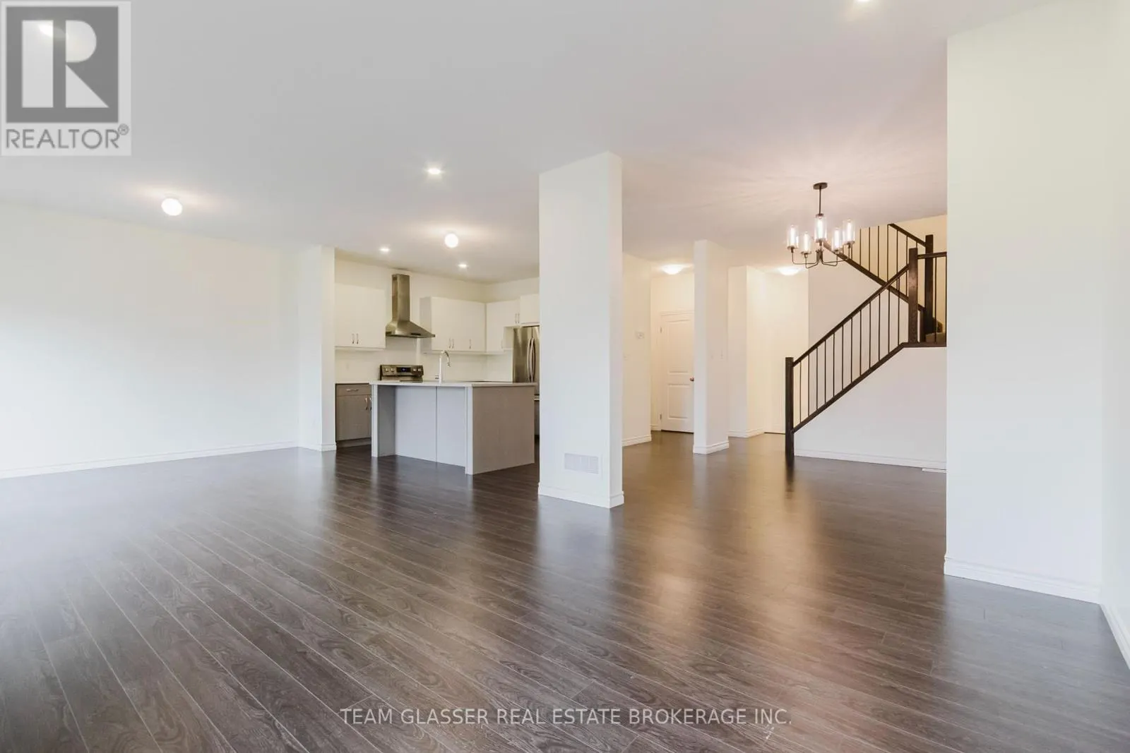 1261 SANDBAR STREET