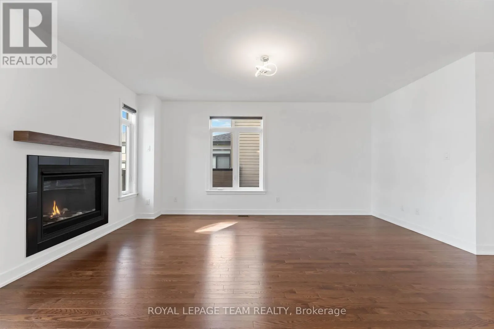 27 PEONY LANE