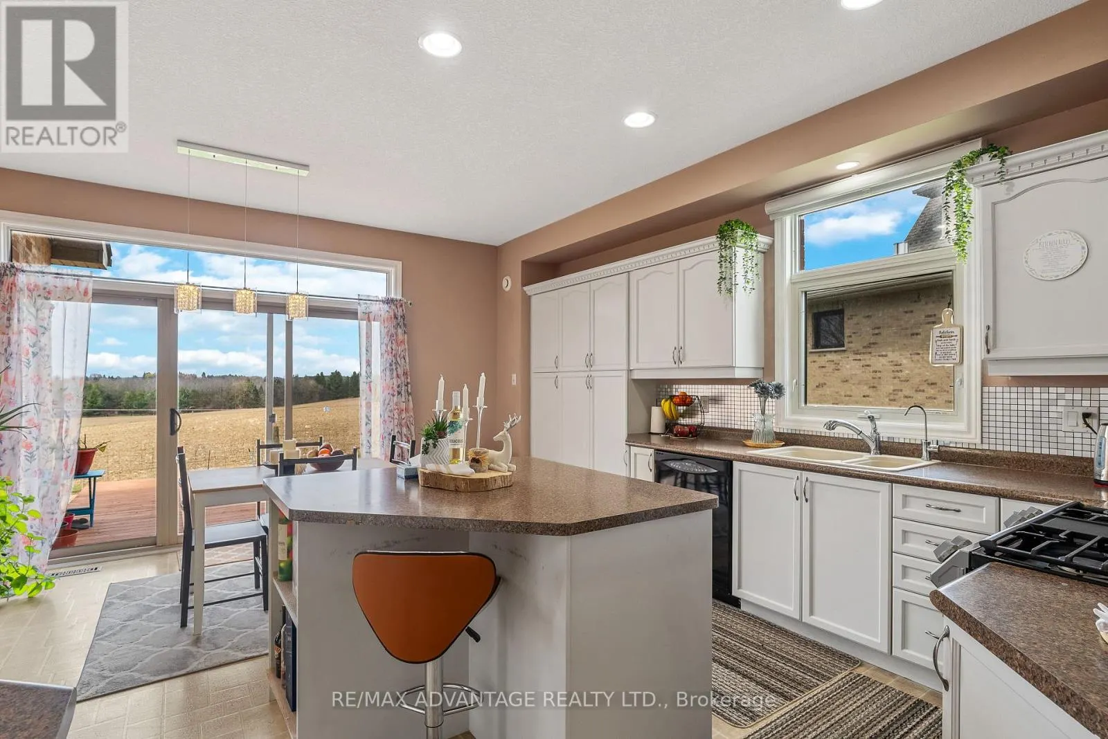 129 THAMESVIEW CRESCENT