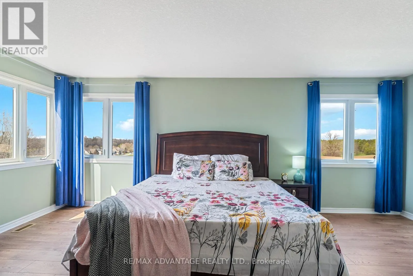 129 THAMESVIEW CRESCENT