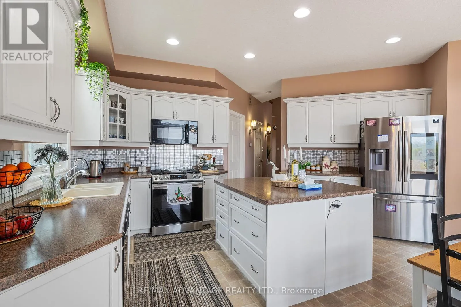 129 THAMESVIEW CRESCENT