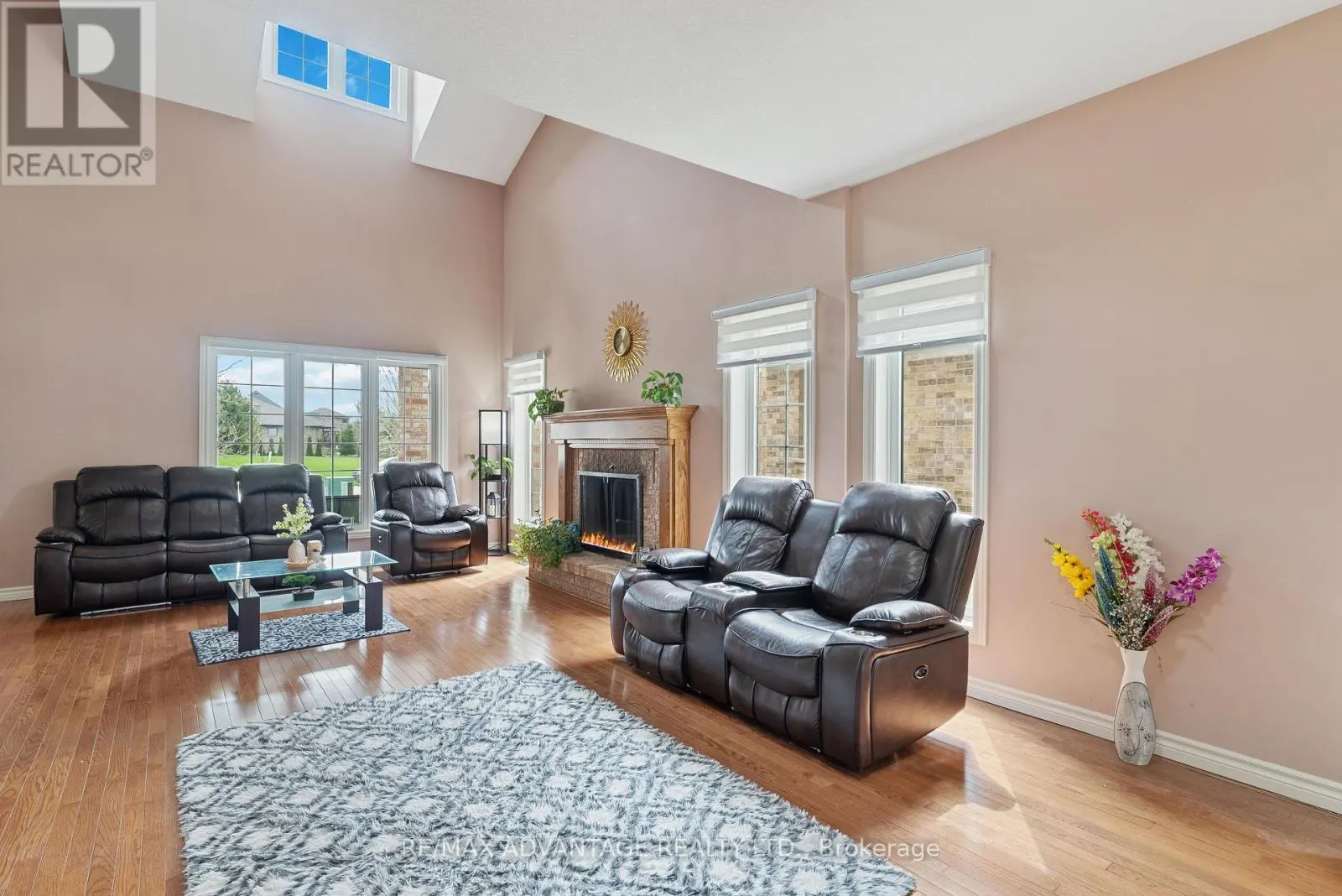129 THAMESVIEW CRESCENT