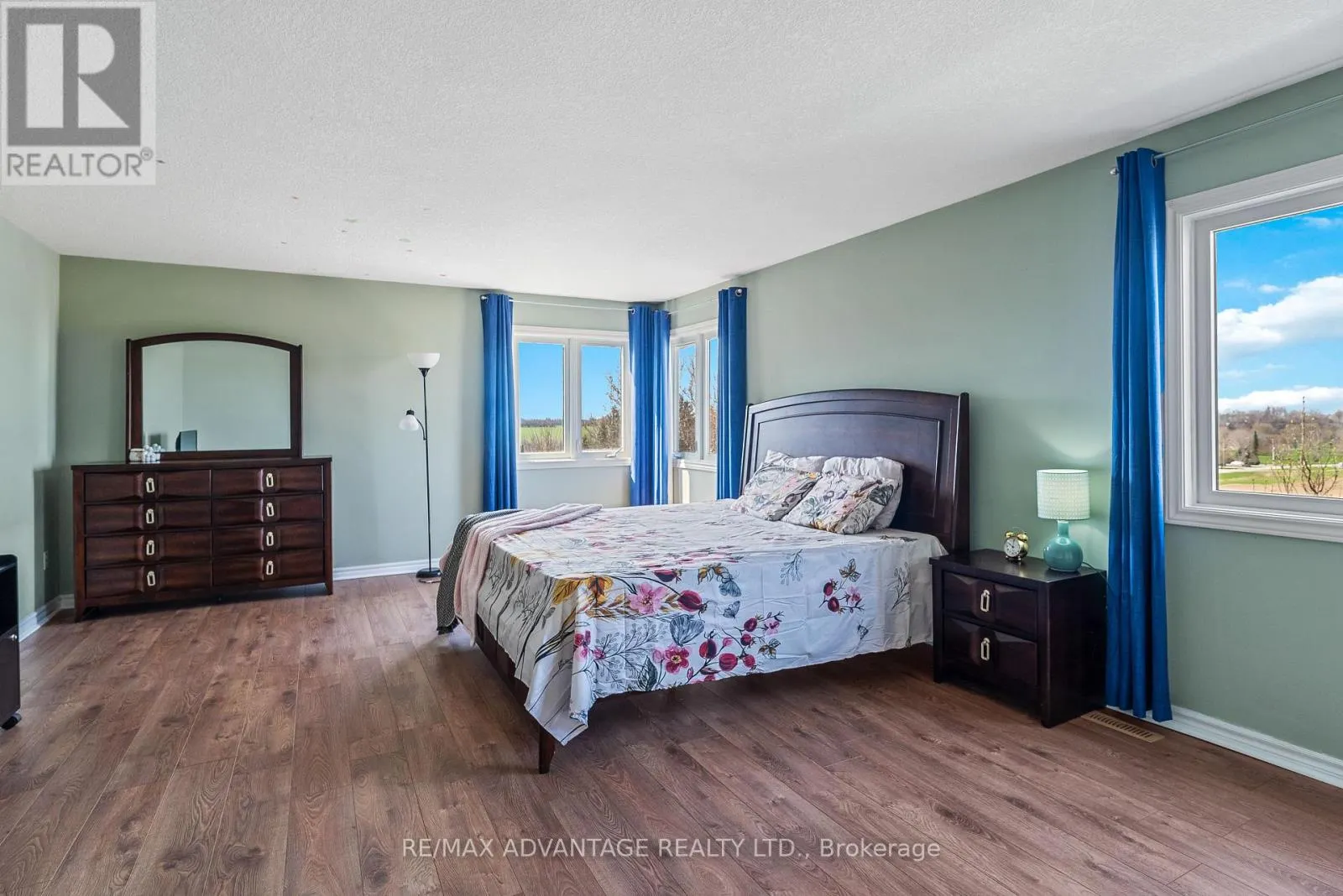 129 THAMESVIEW CRESCENT