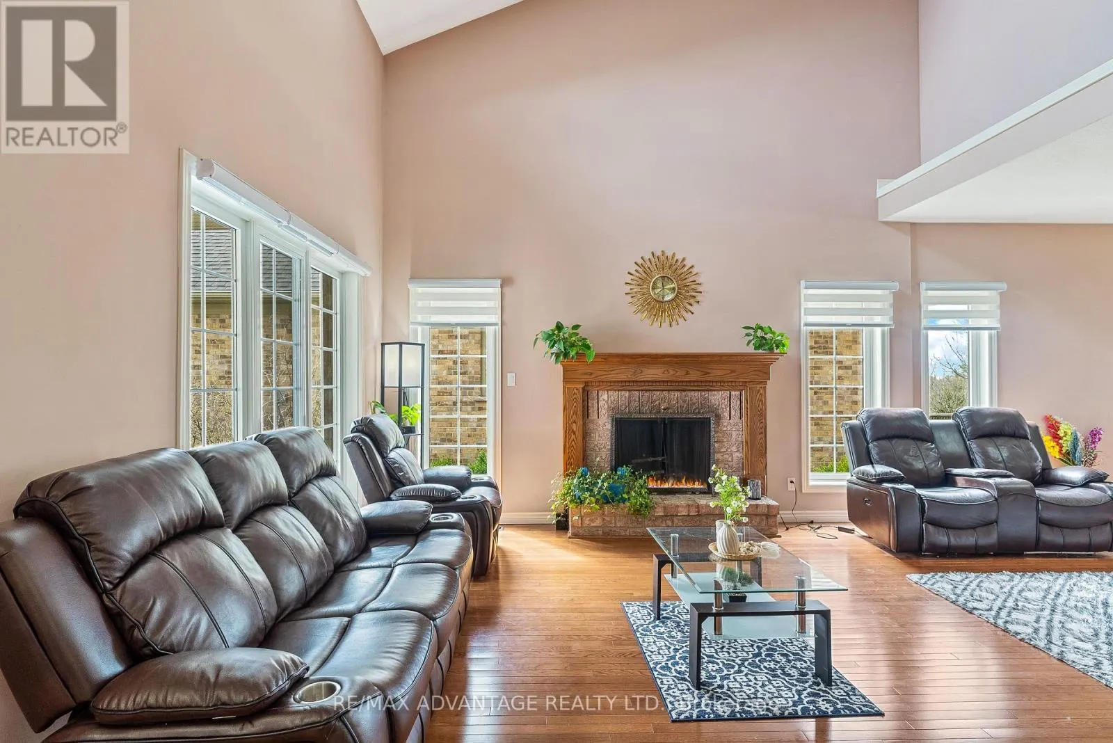 129 THAMESVIEW CRESCENT