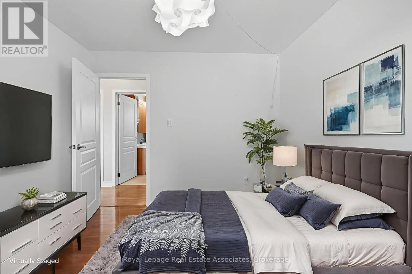 107 BILLINGTON CRESCENT