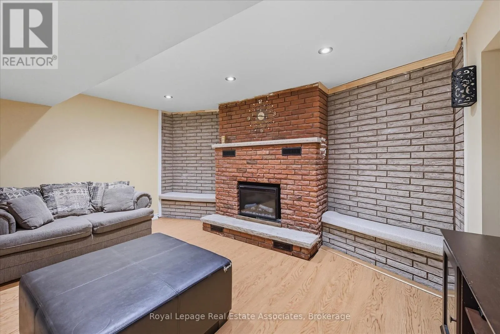 107 BILLINGTON CRESCENT