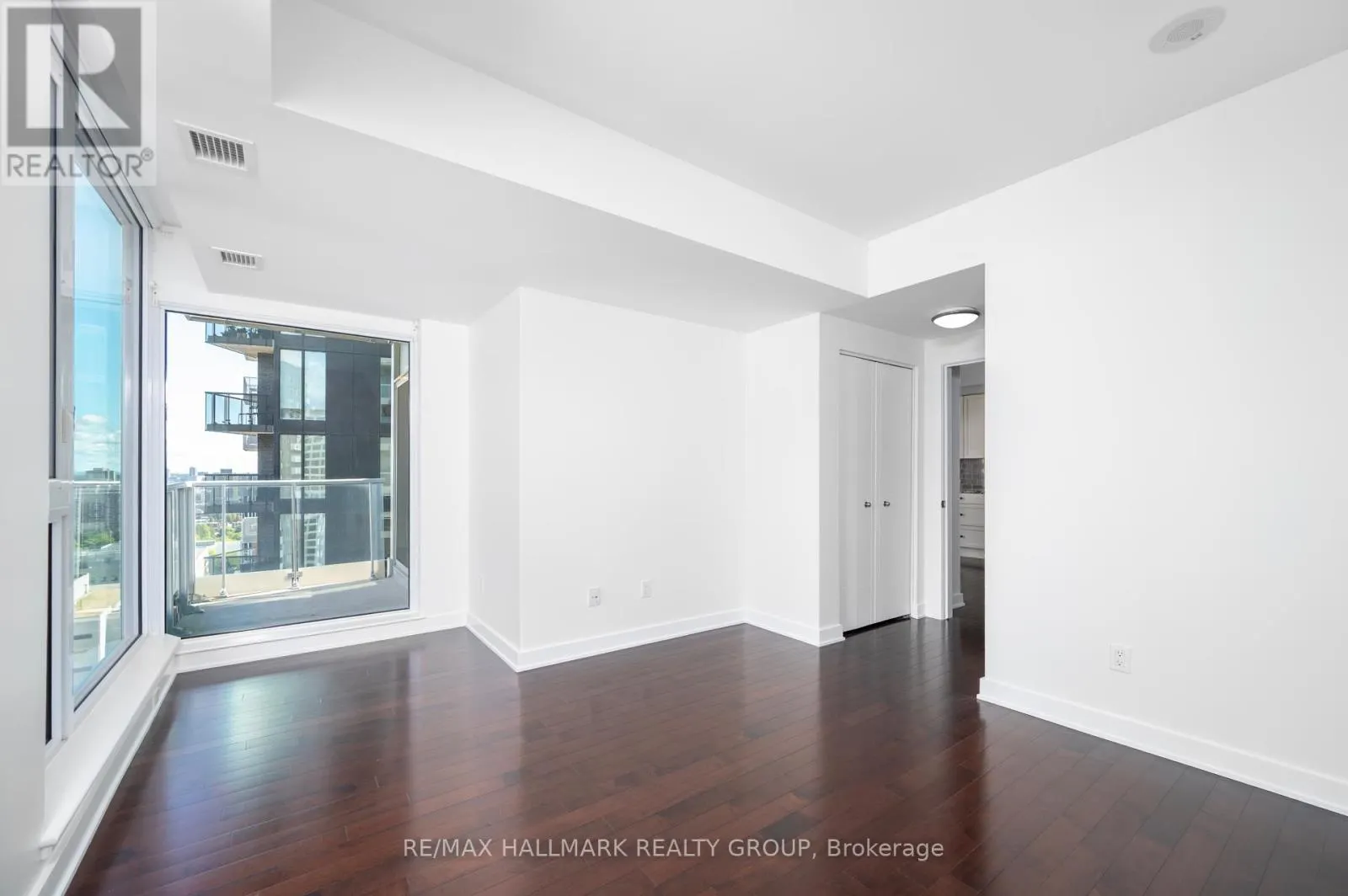 1904 - 179 METCALFE STREET