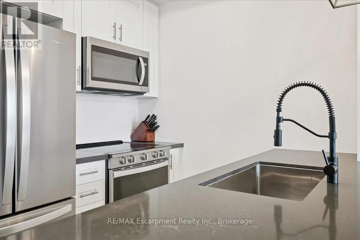 1101 - 450 DUNDAS STREET E, #1101
