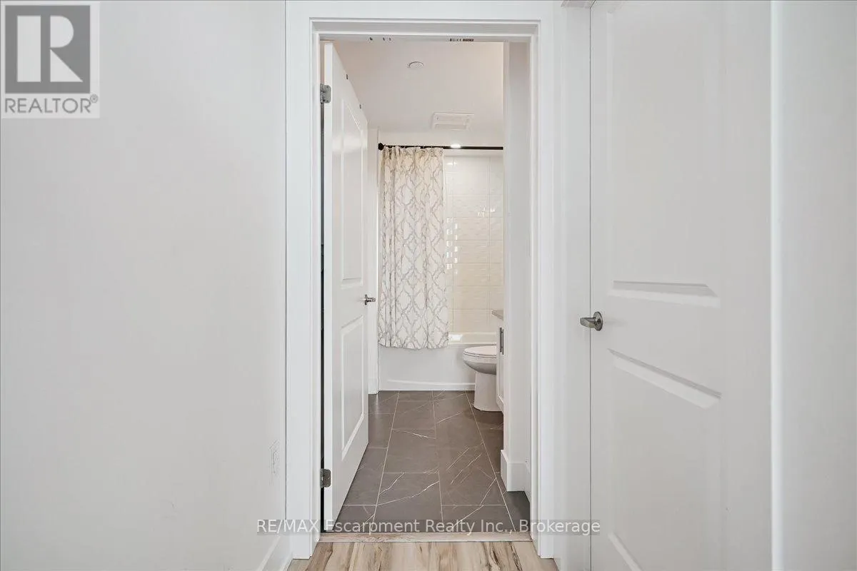 1101 - 450 DUNDAS STREET E, #1101