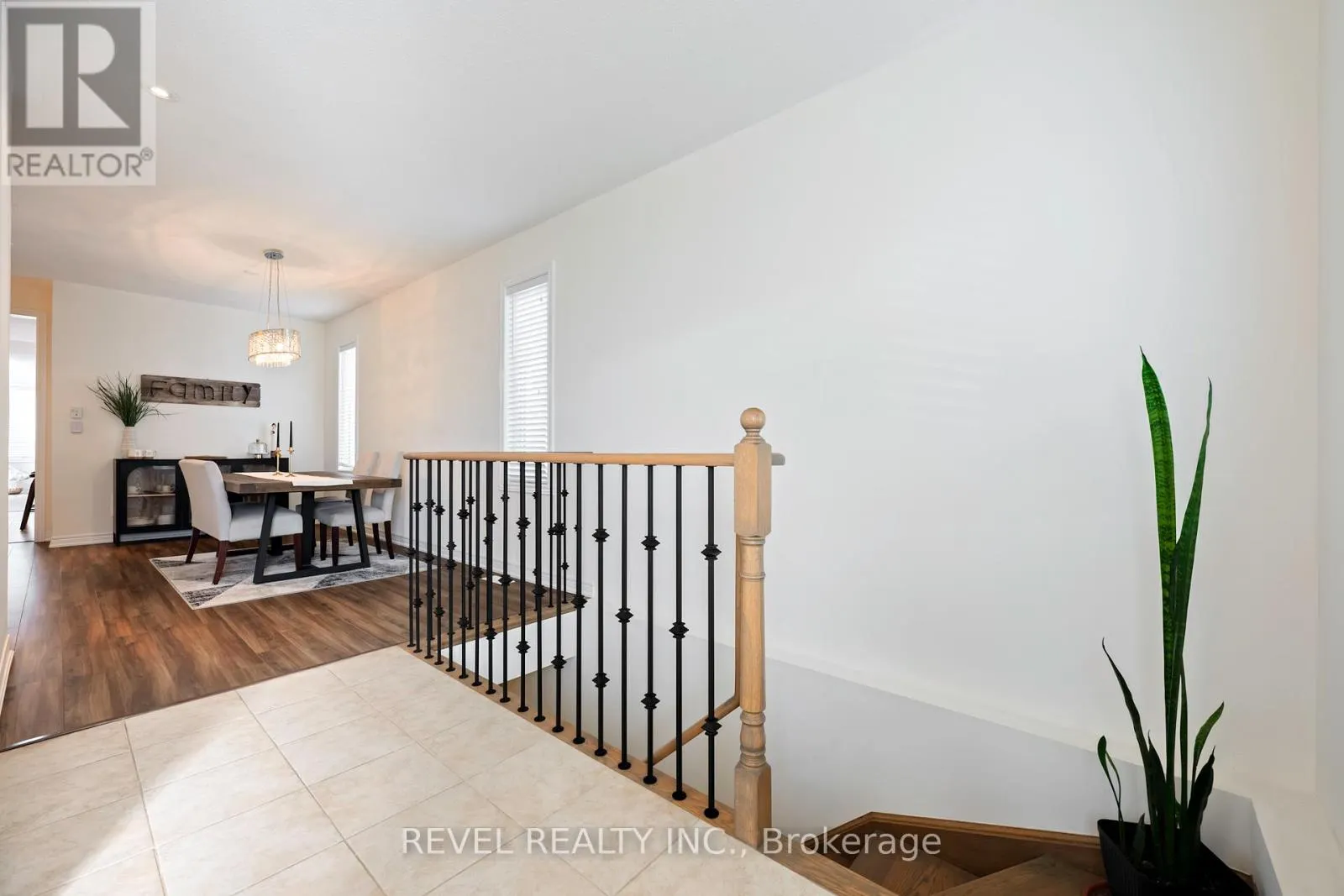544 BRETT STREET