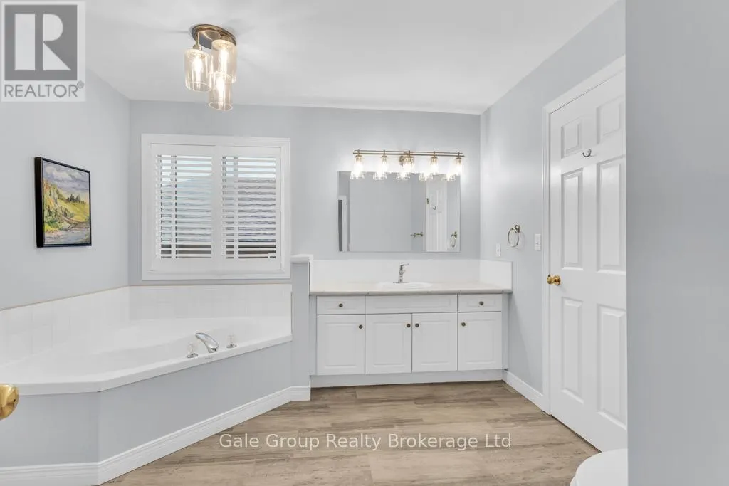 37 CROW CRESCENT