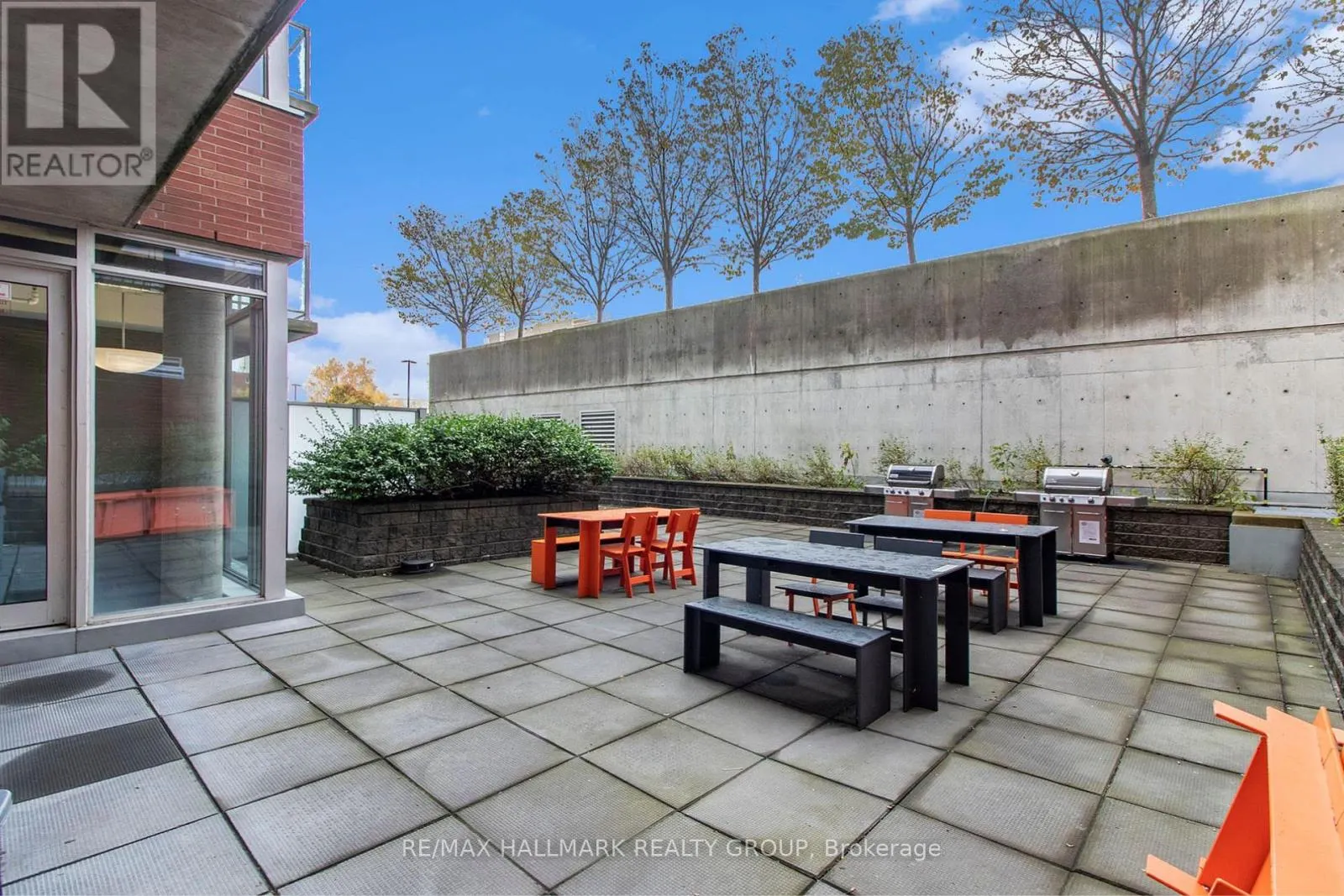 805 - 383 CUMBERLAND STREET
