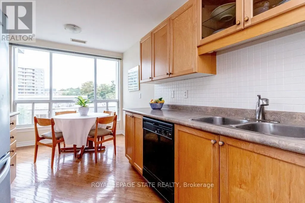 805 - 2000 CREEKSIDE DRIVE