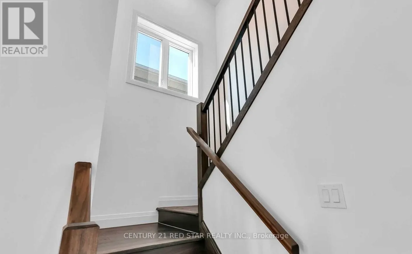 28 ROSINA LANE