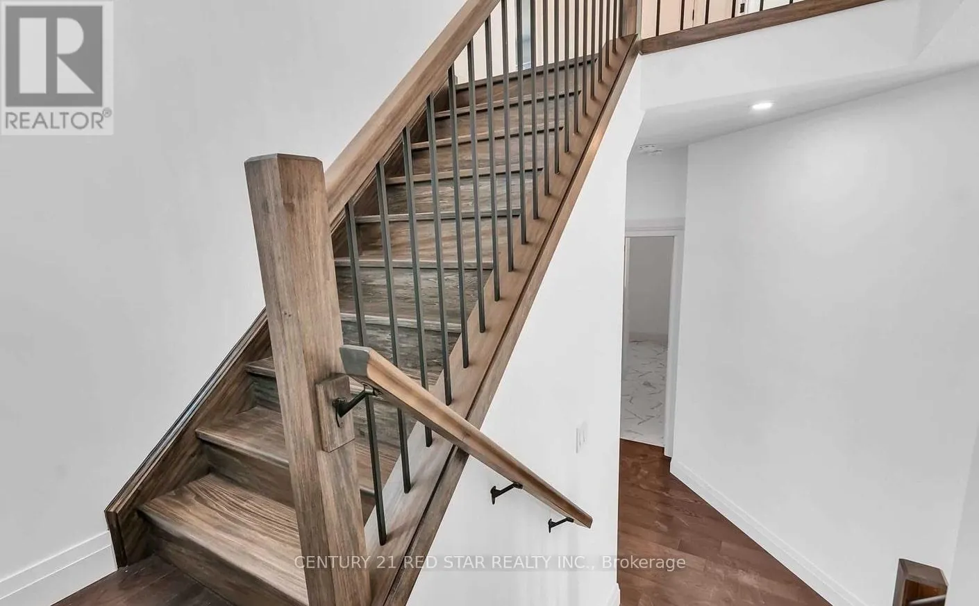 28 ROSINA LANE