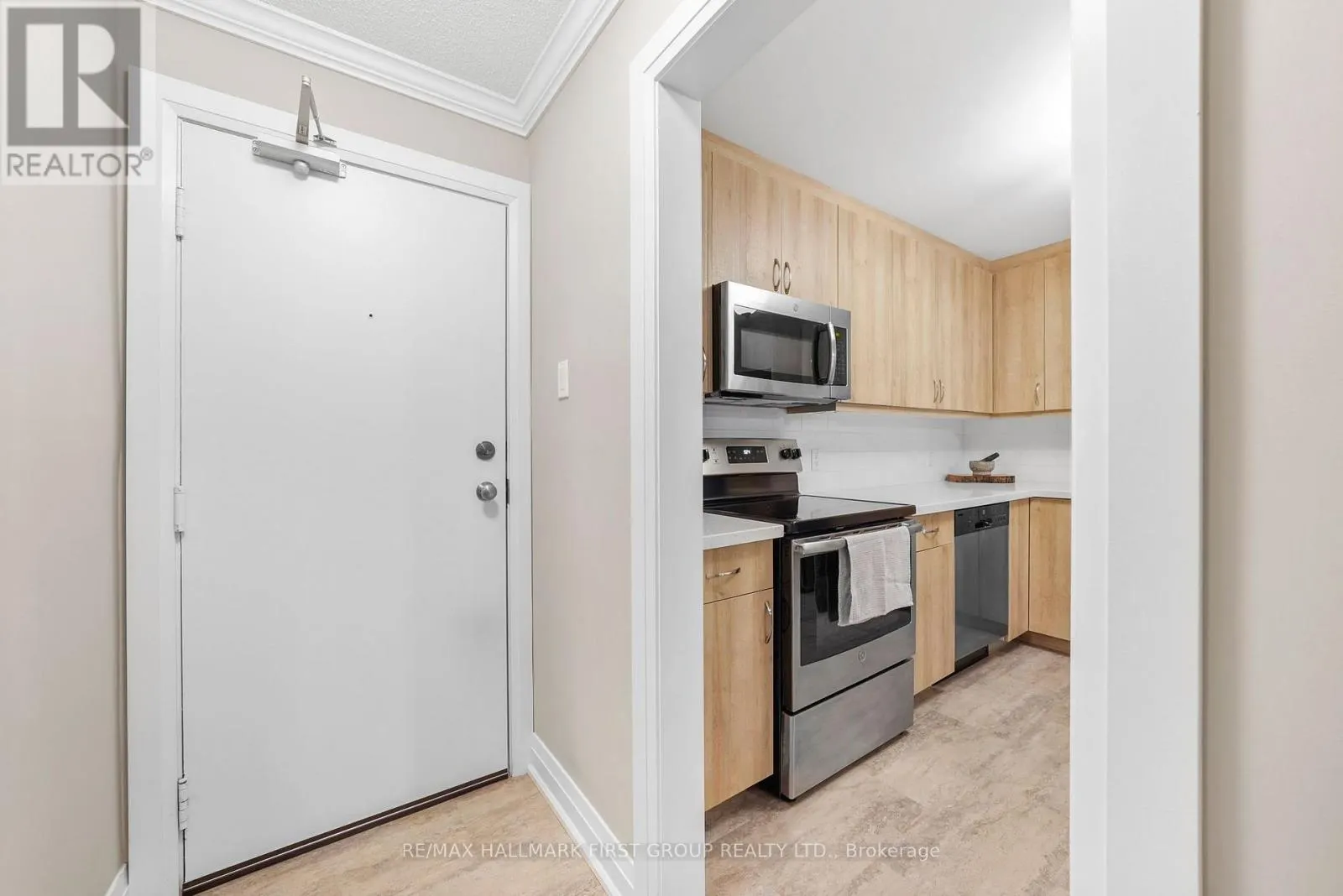 205 - 26 SPENCER STREET E, #205