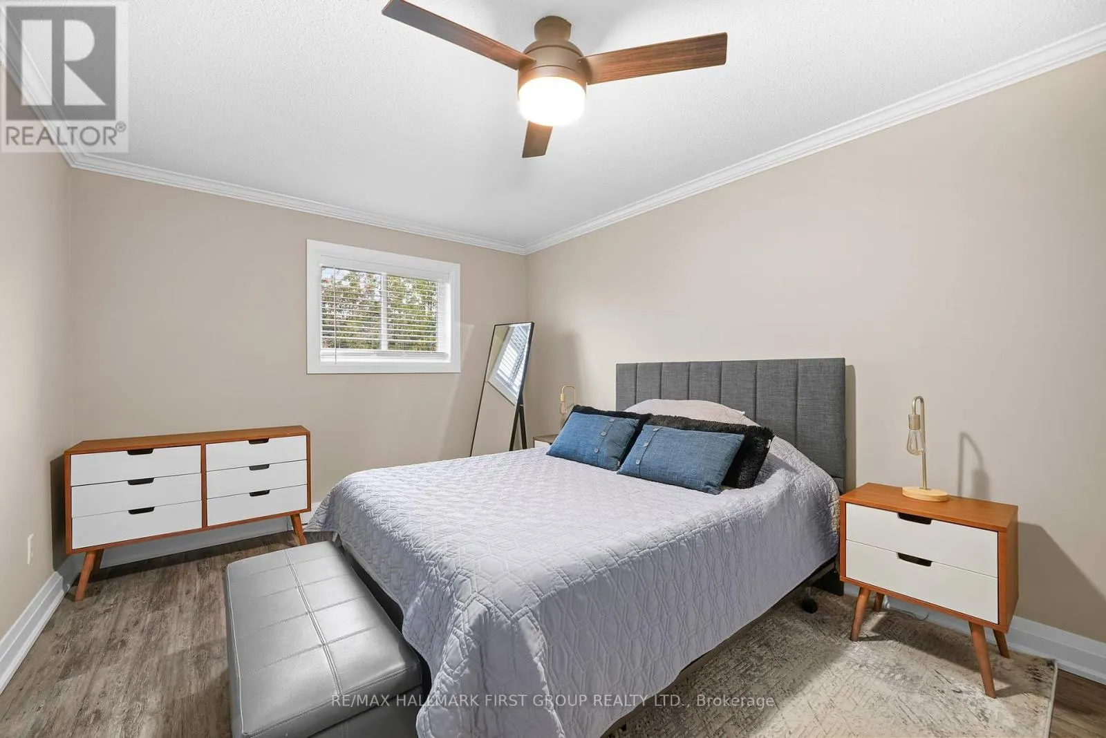 205 - 26 SPENCER STREET E, #205