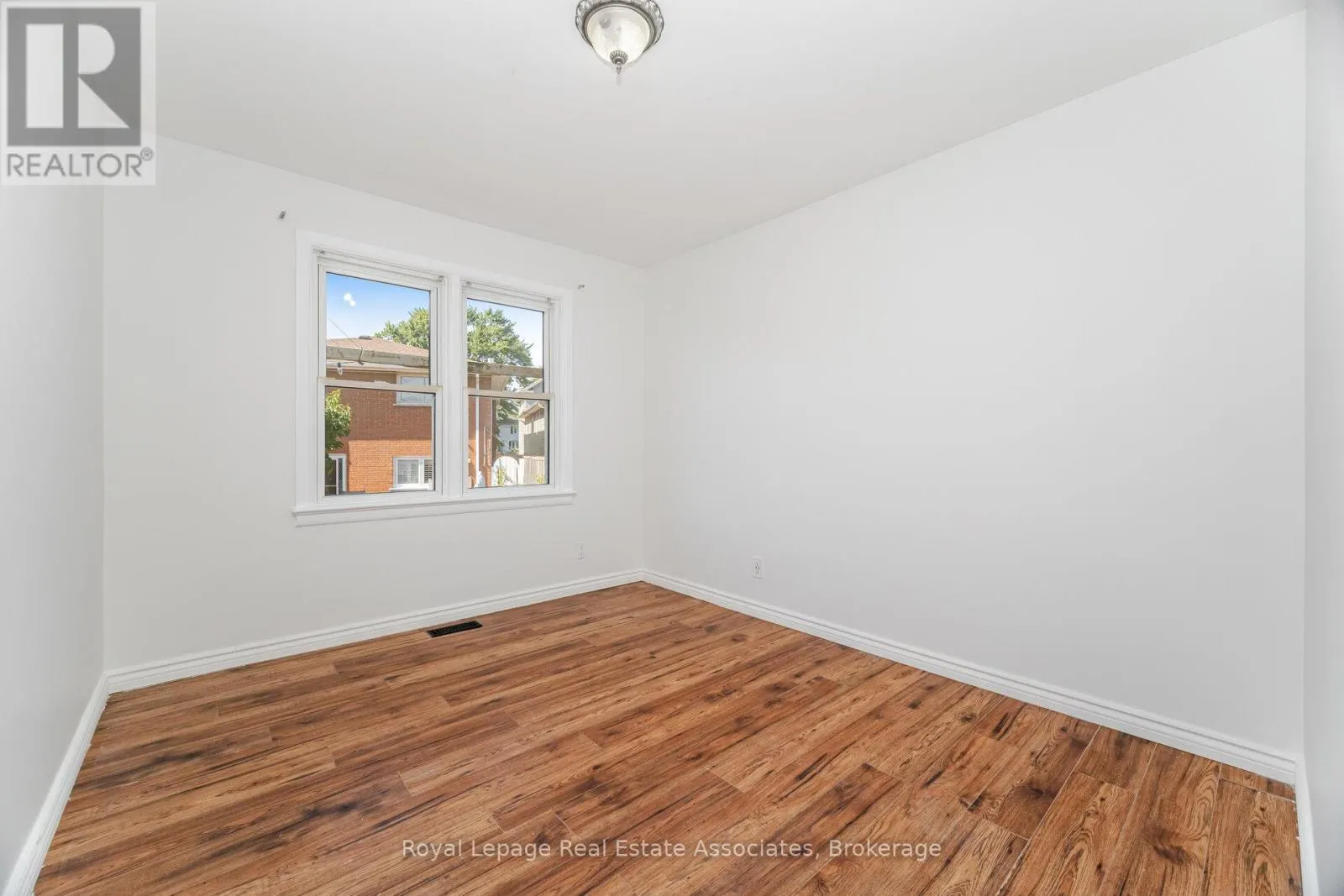 UPPER - 319 GRANTHAM AVENUE
