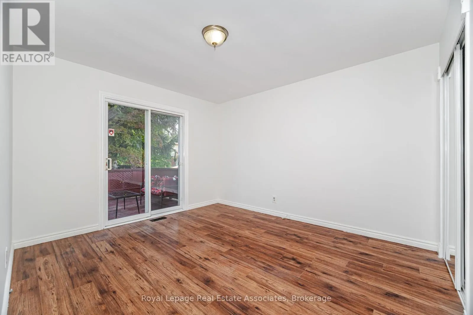 UPPER - 319 GRANTHAM AVENUE