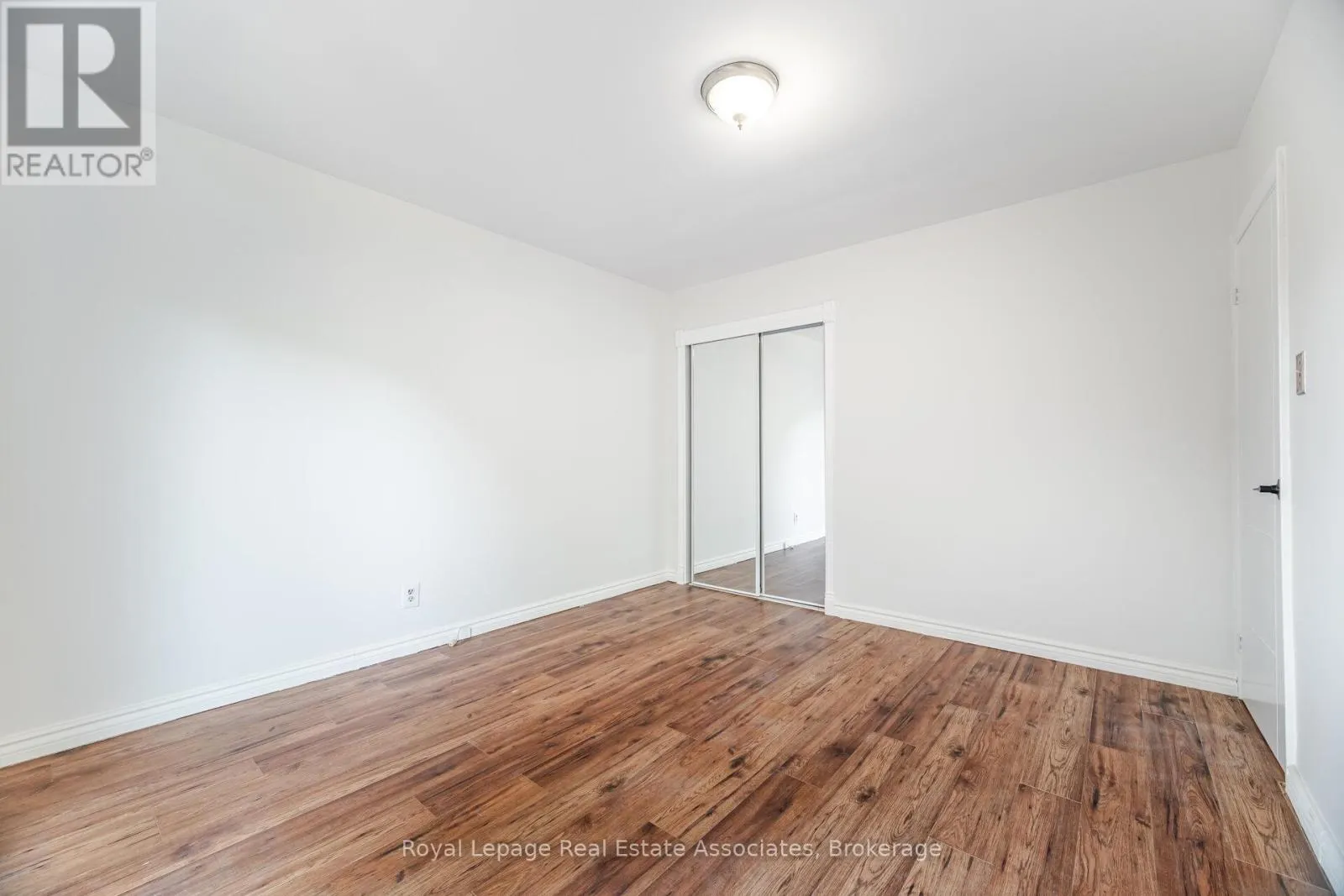 UPPER - 319 GRANTHAM AVENUE