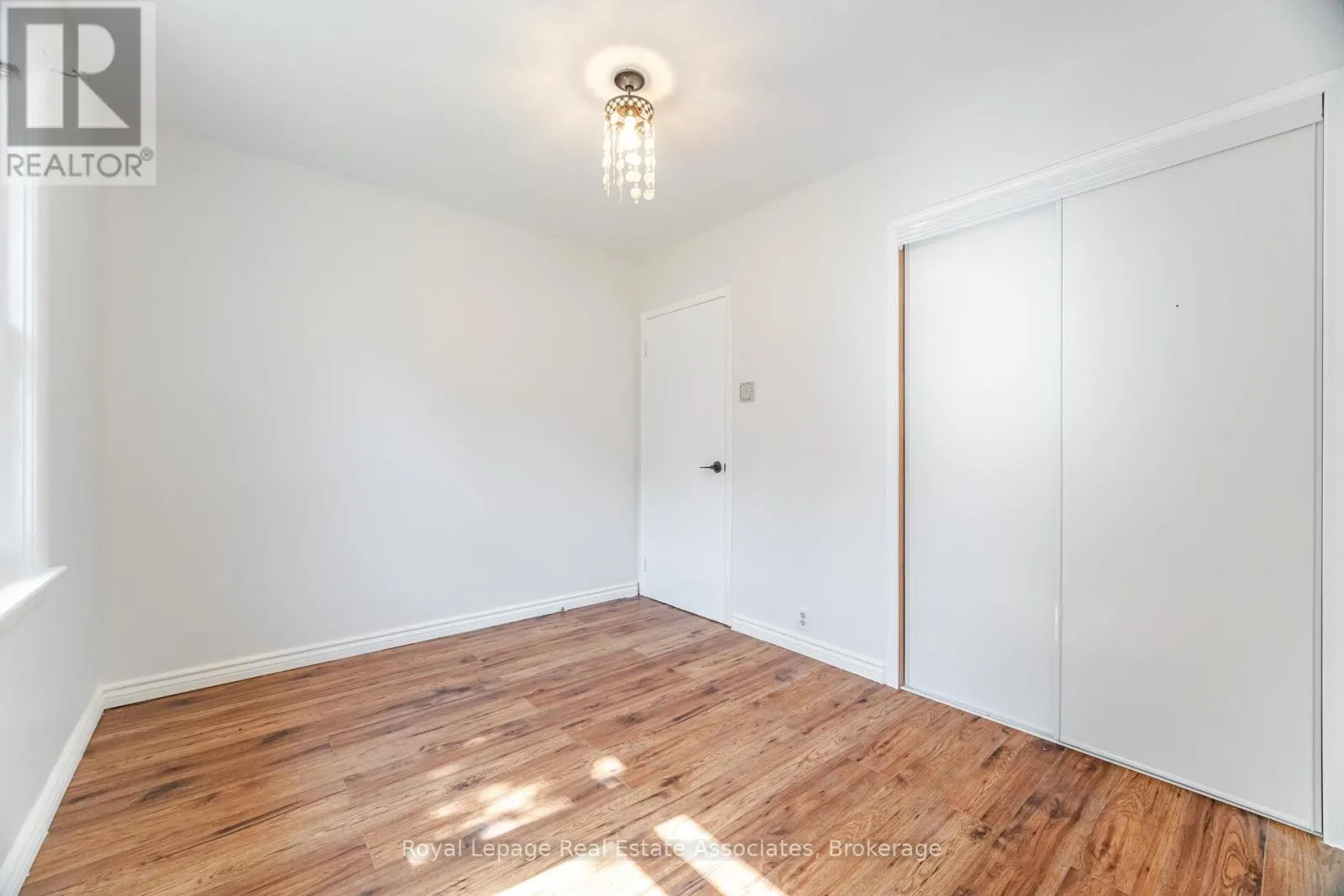 UPPER - 319 GRANTHAM AVENUE