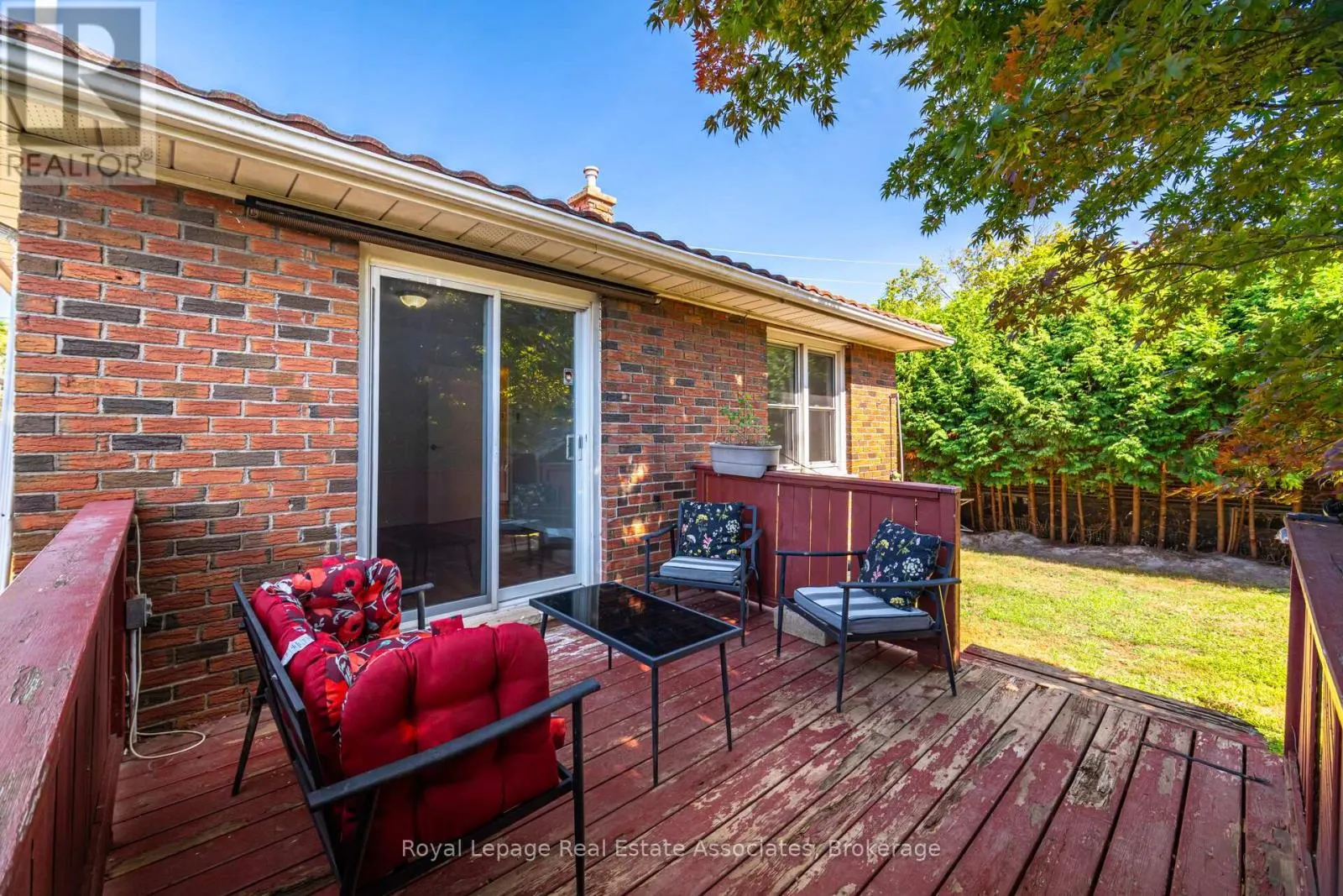 UPPER - 319 GRANTHAM AVENUE